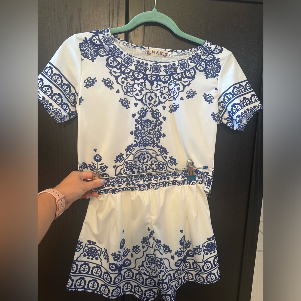 New two piece set.